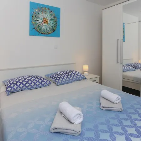 Amazing In Vakantiehuis Kaštel Štafilić