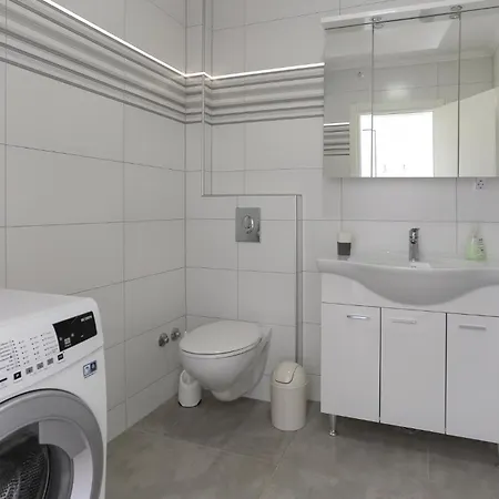 Amazing In Vakantiehuis Kaštel Štafilić